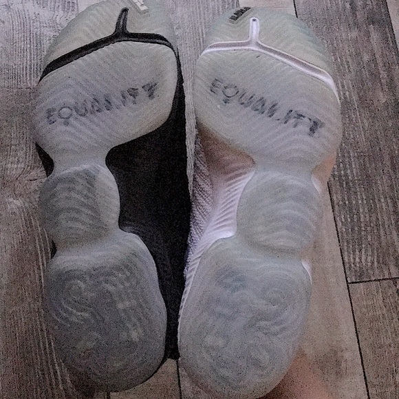 Nike LeBron 16 ‘Equality’ Basketball Sneakers - Picture 6 of 6